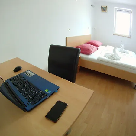 Galaksija 酒店 Trebnje