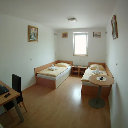 Galaksija 3* Trebnje