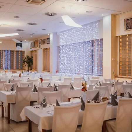 Hotel Galaksija 3*