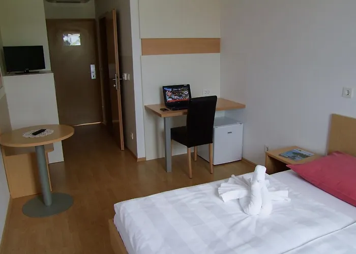 فندق Galaksija 3*