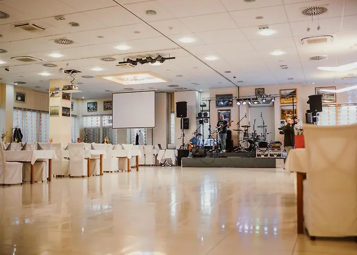 فندق Galaksija 3*